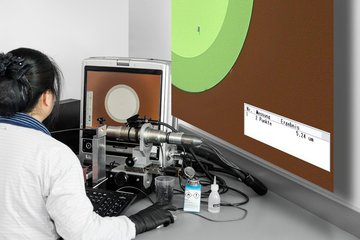 Fiber end face inspection with digital measuring microscope (magnification factor of 300) Fiber end face inspection with digital measuring microscope (magnification factor of 300)