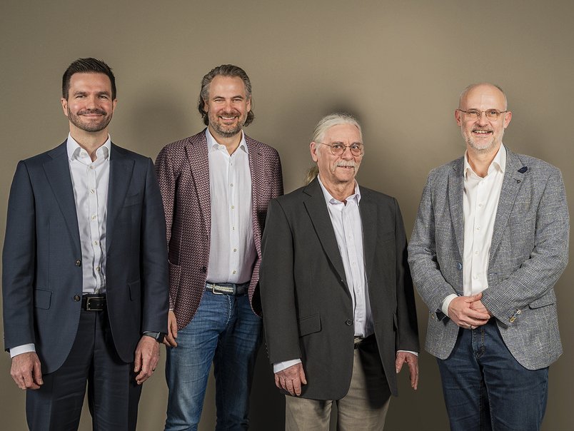 Photo (de gauche à droite) : Dr. Florian Blobner, Patrick Paul, Anton Pautz, Dr. Lars Mechold